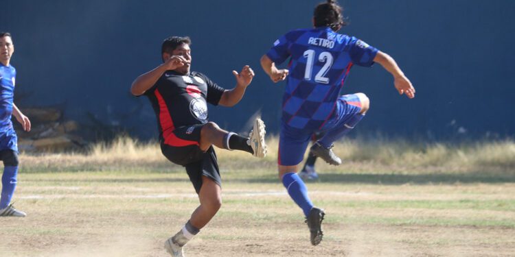 Deportivo El Retiro  gana en Veteranos