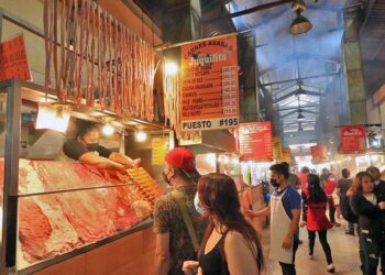 Foto: Adrián Gaytán // El aumento de los precios ha impactado en las carnicerías, así como en los negocios dedicados a la venta de carnes asadas o alimentos.