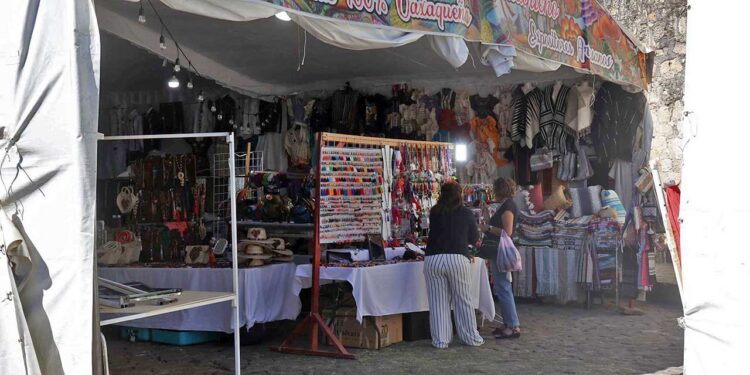 El ayuntamiento de Oaxaca de Juárez ha recibido más de mil solicitudes para las expoferias de temporada.