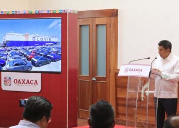 Foto: Adrián Gaytán // El mandatario estatal expuso que este cruce generará confianza a otras grandes empresas.