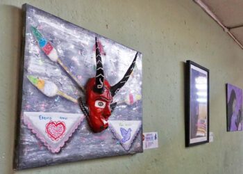 Fotos: Adrián Gaytán // El pasado sábado la exposición del colectivo Hacer Arte fue inaugurada en el pasillo del arte.