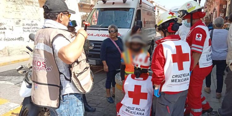 La mujer intentaba cruzar la calle cuando fue arrollada.