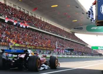 Hamilton gana el sprint del Gran Premio de China