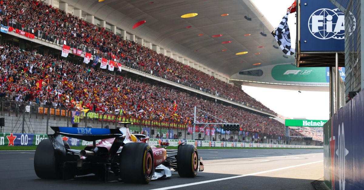 Hamilton gana el sprint del Gran Premio de China. Noticias en tiempo real
