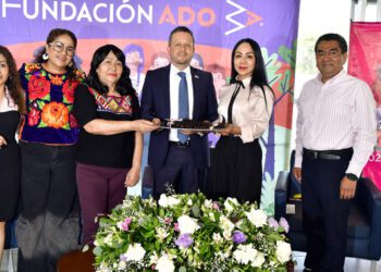 Entrega Fundación ADO 70 trenzas para pelucas oncológicas en Oaxaca