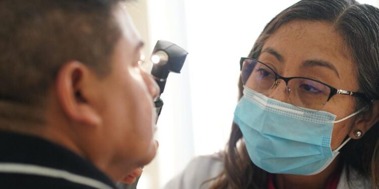 La detección temprana es fundamental, ya que, aunque el daño es permanente e irreversible, su progreso puede detenerse mediante el uso de medicamentos.