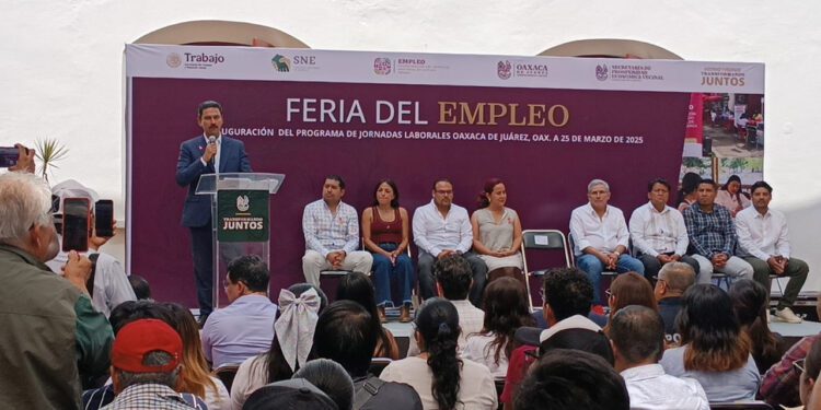 Con ofertas en la iniciativa privada y sector gubernamental, inauguran Feria del Empleo en la ciudad de Oaxaca