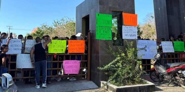 A 9 días del comienzo del paro y manifestaciones pacíficas, el estudiantado del Tec Pochutla quedará a la espera de resoluciones.