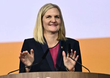 Kirsty Coventry, primera mujer en dirigir el Comité Olímpico Internacional