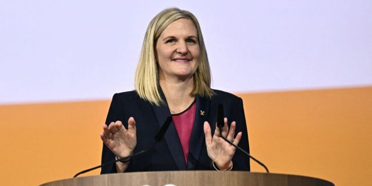 Kirsty Coventry, primera mujer en dirigir el Comité Olímpico Internacional