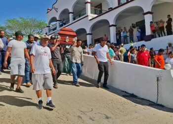 La comunidad sigue consternada por el lamentable asesinato del ex edil.