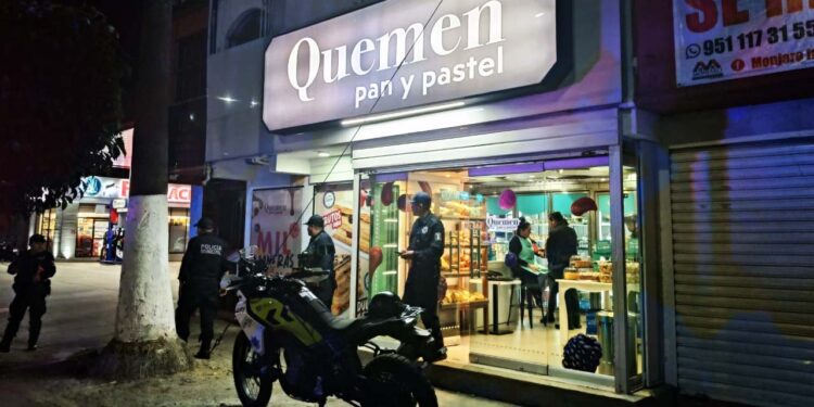 La empleada de la pastelería sufrió una crisis nerviosa.