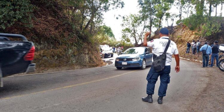 La Policía Estatal acordonó la zona para realizar las diligencias.