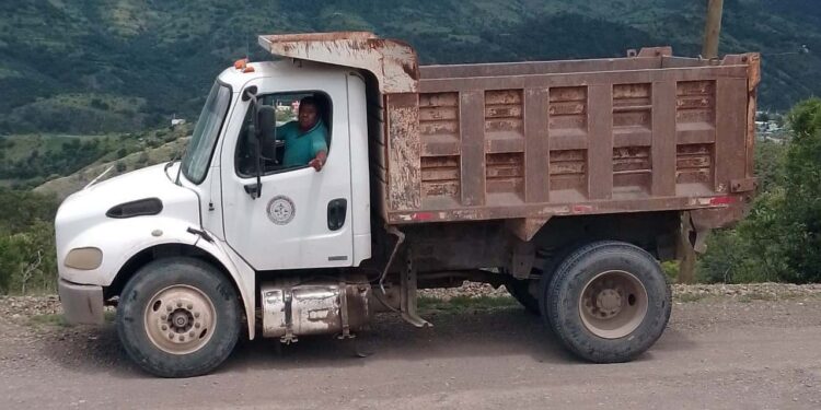 Las corporaciones de seguridad fueron alertadas sobre el robo del volteo