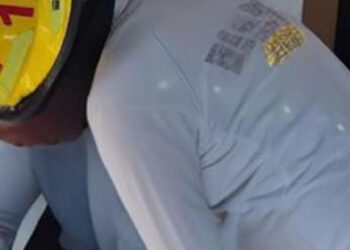 Lo golpean en la  cabeza con cacha  de un arma de fuego