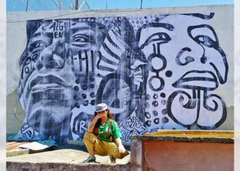 La artista francesa refiere que está historia le causó interés y se organizó para poder trabajar en este mural.