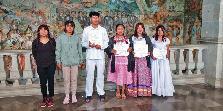 La iniciativa reunió el talento y la creatividad de estudiantes de nivel medio superior de la entidad.