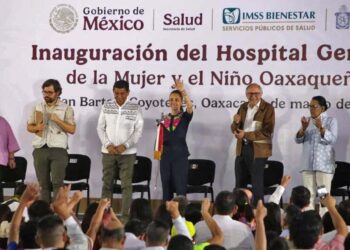 Foto: cortesía // La mandataria nacional reconoció el apoyo del personal de salud para fortalecer este sistema y señaló que esta unidad es uno de los mejores hospitales de México.