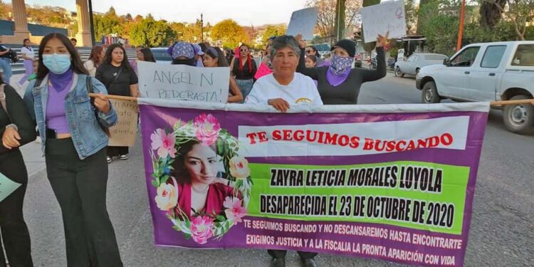 La marcha partió a las 16:00 horas del Hemiciclo Juárez y culminó en el Parque Independencia.