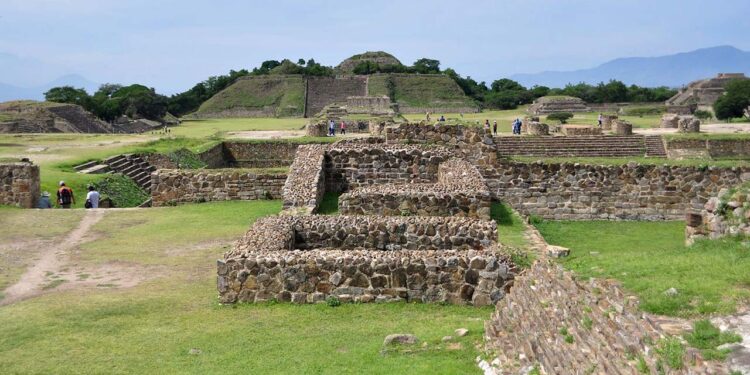 Foto: Adrián Gaytán // La zona arqueológica de Monte Albán, que es la más visitada de entre las 10 abiertas actualmente.