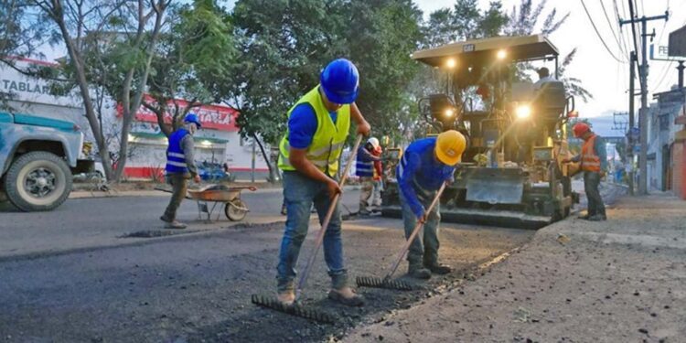Las vialidades han sido rehabilitadas con pavimento, señalizaciones, pintura de guarniciones y reductores de velocidad.