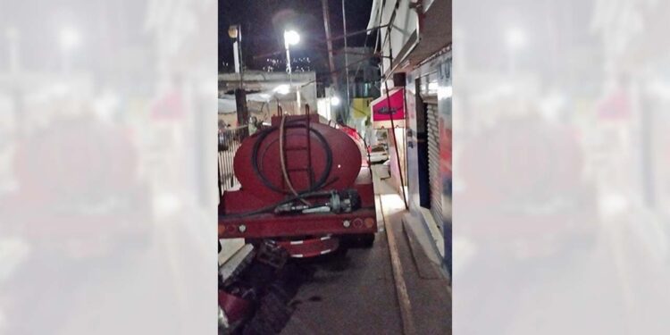 Los huautlecos buscan la manera de obtener agua ante la escasez.