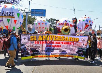Fotos: Adrián Gaytán // Los más de mil empleados que agrupa al 3 de Marzo celebraron con un recorrido.
