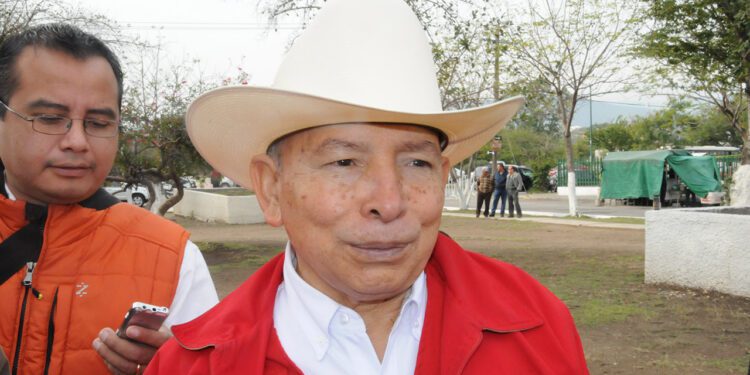El exgobernador no recibió reclamo en vivo, ni de priistas ni de periodistas presentes en este acto.