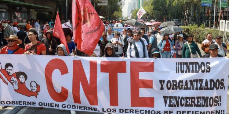 S-22 obtuvo uniformes, pago de jubilaciones y se licita equipo de cómputo para escuelas, indica la SEP