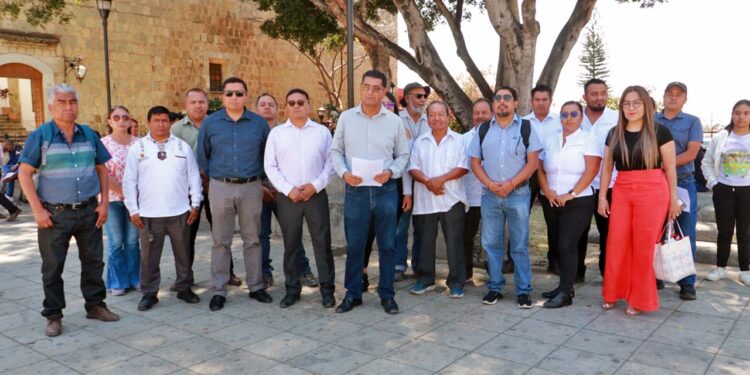 Foto: Adrián Gaytán // Prestadores de servicios turísticos denuncian a piratas.