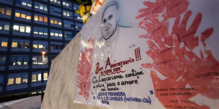 Papa Francisco celebra en hospital 12º Aniversario de elección en el Vaticano