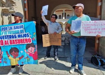Fotos: Lisbeth Mejía Reyes // Protestan activistas en Profepa por considerarla omisa frente a los problemas ambientales en el estado.