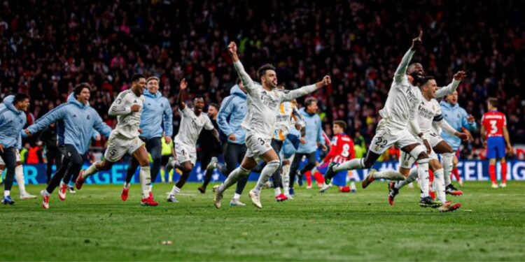 Real Madrid sufre, pero derrota en penales al Atlético de Madrid