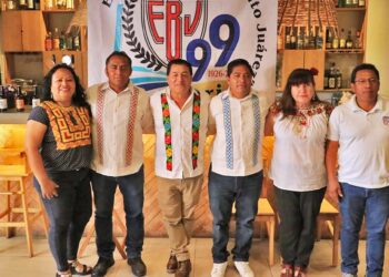 Foto: Adrián Gaytán // Representantes de la primaria señalaron la importancia de mantener vivas las tradiciones entre la comunidad escolar.