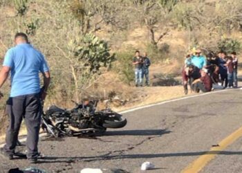 Sufren accidente en carretera a Oaxaca.