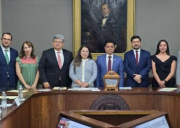 Hidalgo devuelve a Oaxaca la urna con las prendas de Sabino Crespo tras más de 200 años