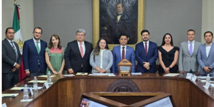 Hidalgo devuelve a Oaxaca la urna con las prendas de Sabino Crespo tras más de 200 años