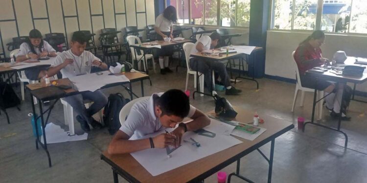 Se obtuvo los primeros lugares en física, química, matemáticas y biología.
