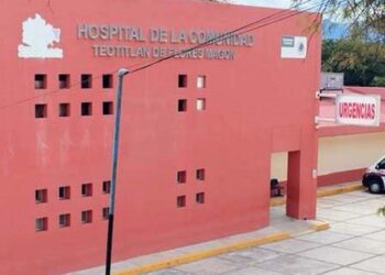 Trabajadores sindicalizados tomaron la dirección del nosocomio de Teotitlán de Flores Magón.