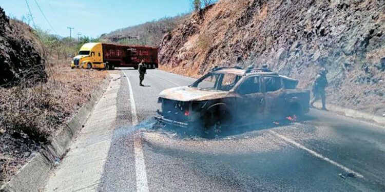 El ataque armado dejó a tres militares sin vida y a otros tres heridos.