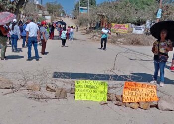 Foto: redes sociales // Este viernes 7 de marzo, vecinos decidieron bloquear las calles que sirven como acceso hacia esta zona.
