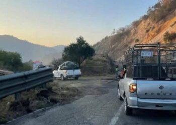 Abren paso provisional en la Oaxaca-Cuacnopalan; la vía fue cerrada por al menos 42 horas