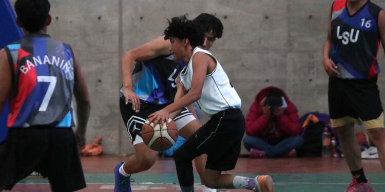 Foto: Leobardo García Reyes // Ya hay ocho finales de la Copa Benito Juárez de Basquetbol que se desarrolla en Guelatao.