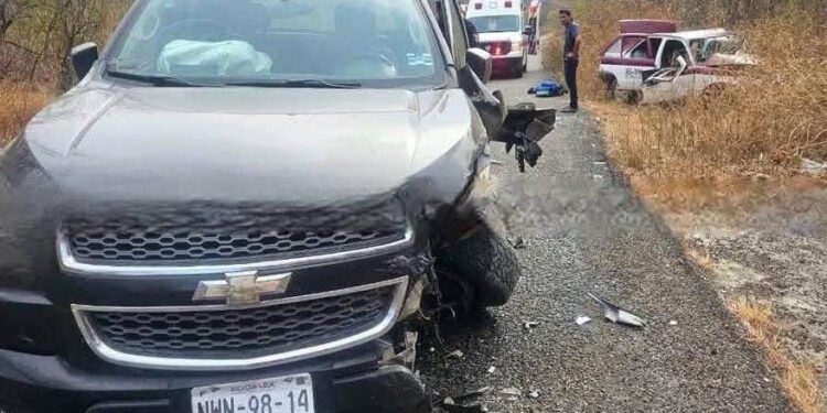Taxista muerto y 5 heridos deja accidente en la 190; eran de Tequisistlán