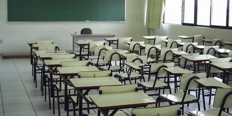 Solo 12 días habrá clases en nivel básico en abril. Aquí te informamos a detalle