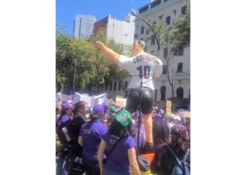 Cuauhtémoc Blanco en el centro de la protesta del 8M: Feministas exigen su desafuero por intento de violación