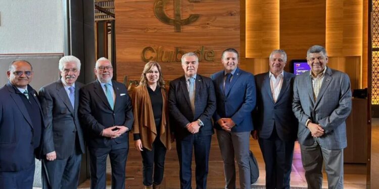 Unos 300 empresarios de México acompañarán a Claudia Sheinbaum durante la asamblea del domingo donde presentará las medidas para responder a las determinaciones del presidente de Estados Unidos.