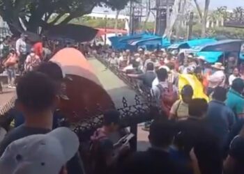 VIDEO | Muere profesora aplastada por estructura durante paro nacional en Chiapas