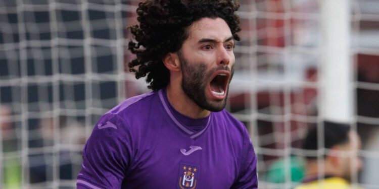 César ‘Chino’ Huerta brilla con gol y asistencia en la victoria del Anderlecht sobre Cercle Brugge