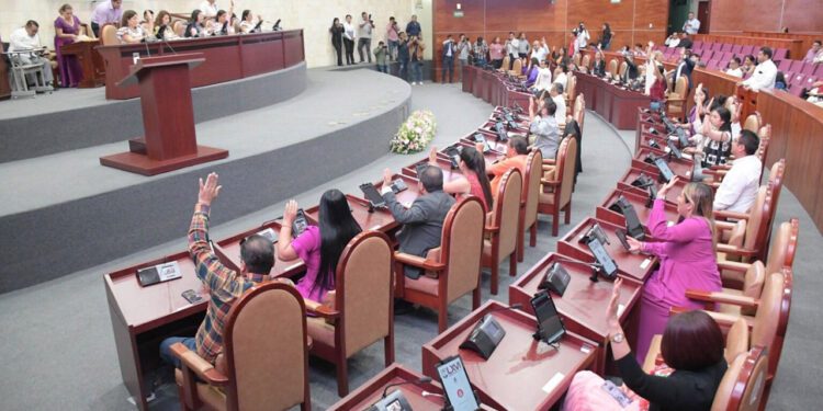 “Sin mover una coma” diputados de Oaxaca aprueban reforma contra el nepotismo y reelección consecutiva